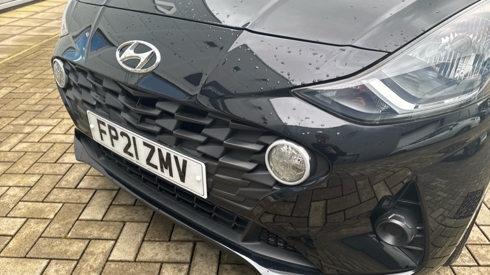 Hyundai i10 1.0 MPi SE Connect 5dr Petrol Hatchback - Image 28