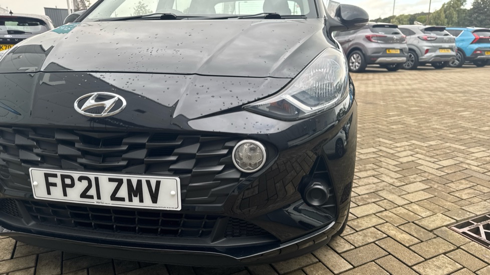 Hyundai i10 1.0 MPi SE Connect 5dr Petrol Hatchback - Image 29