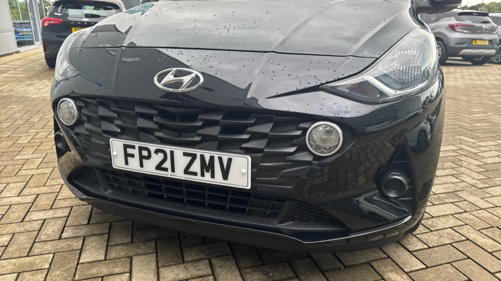 Hyundai i10 1.0 MPi SE Connect 5dr Petrol Hatchback - Image 30