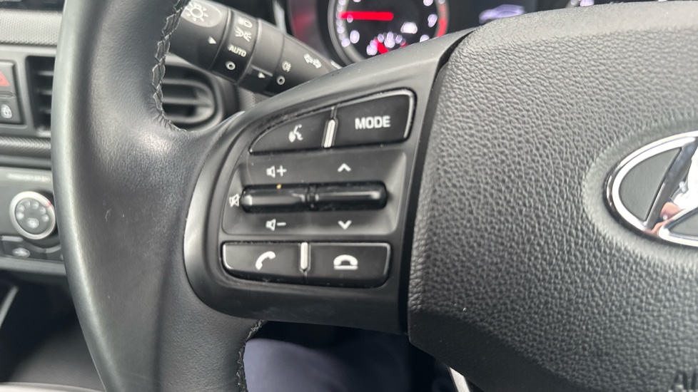 Hyundai i10 1.0 MPi SE Connect 5dr Petrol Hatchback - Image 35