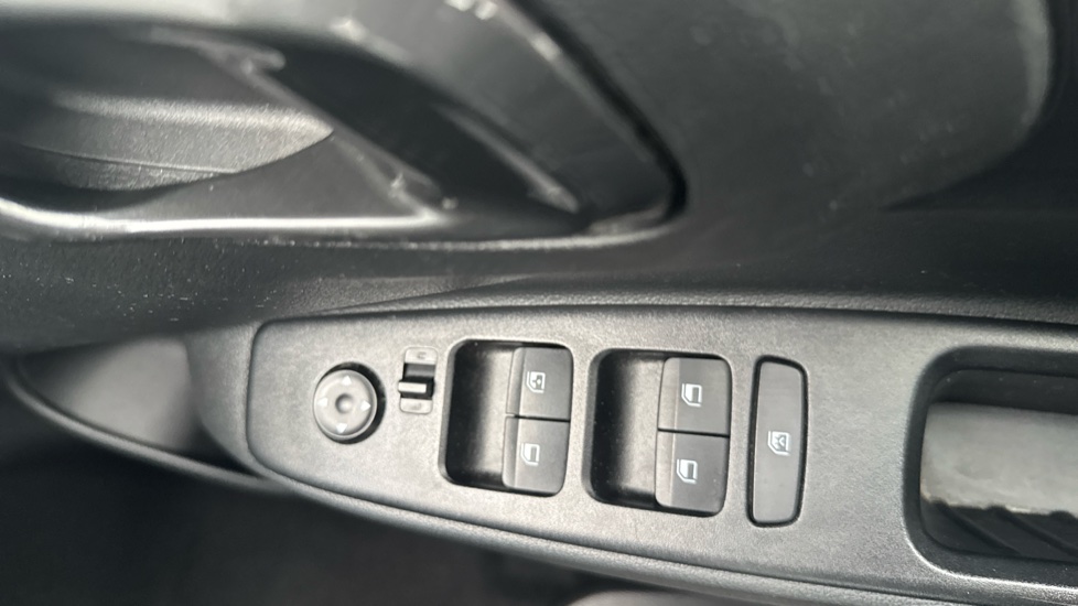 Hyundai i10 1.0 MPi SE Connect 5dr Petrol Hatchback - Image 38