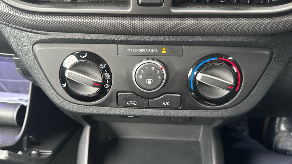 Hyundai i10 1.0 MPi SE Connect 5dr Petrol Hatchback - Image 42