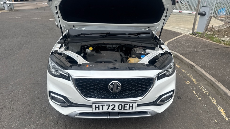 MG HS 1.5 T-GDI Exclusive 5dr DCT Petrol Hatchback - Image 8
