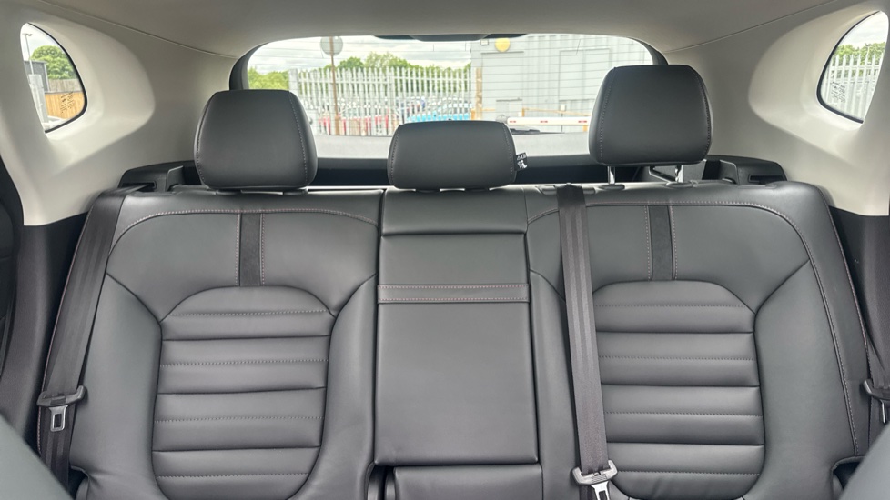 MG HS 1.5 T-GDI Exclusive 5dr DCT Petrol Hatchback - Image 15