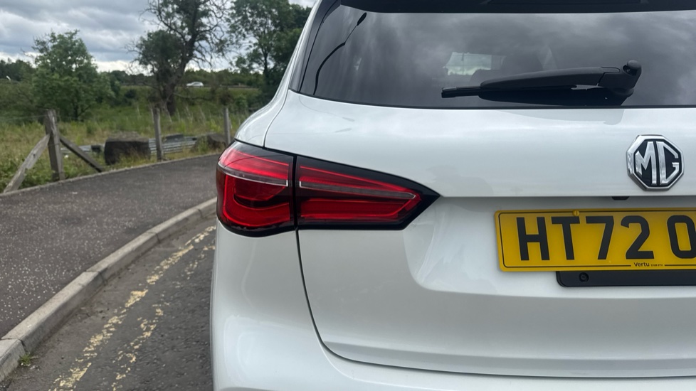 MG HS 1.5 T-GDI Exclusive 5dr DCT Petrol Hatchback - Image 26