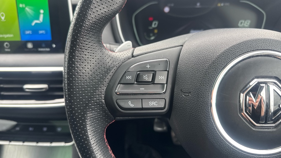 MG HS 1.5 T-GDI Exclusive 5dr DCT Petrol Hatchback - Image 33