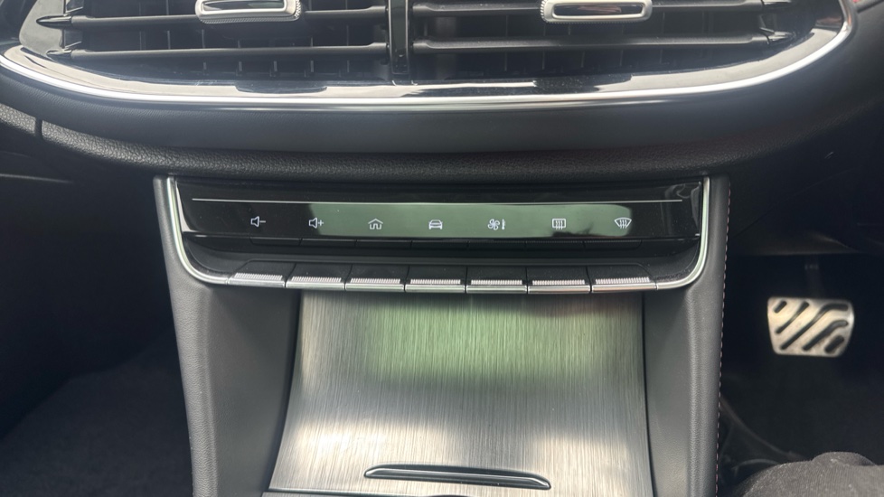 MG HS 1.5 T-GDI Exclusive 5dr DCT Petrol Hatchback - Image 41