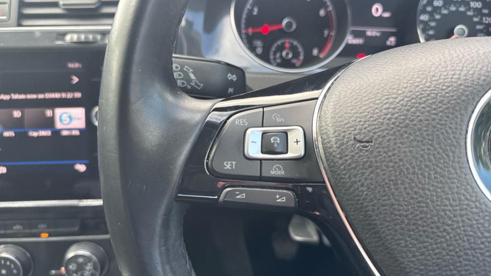 Volkswagen Golf 1.0 TSI 110 SE [Nav] 5dr Petrol Hatchback - Image 34