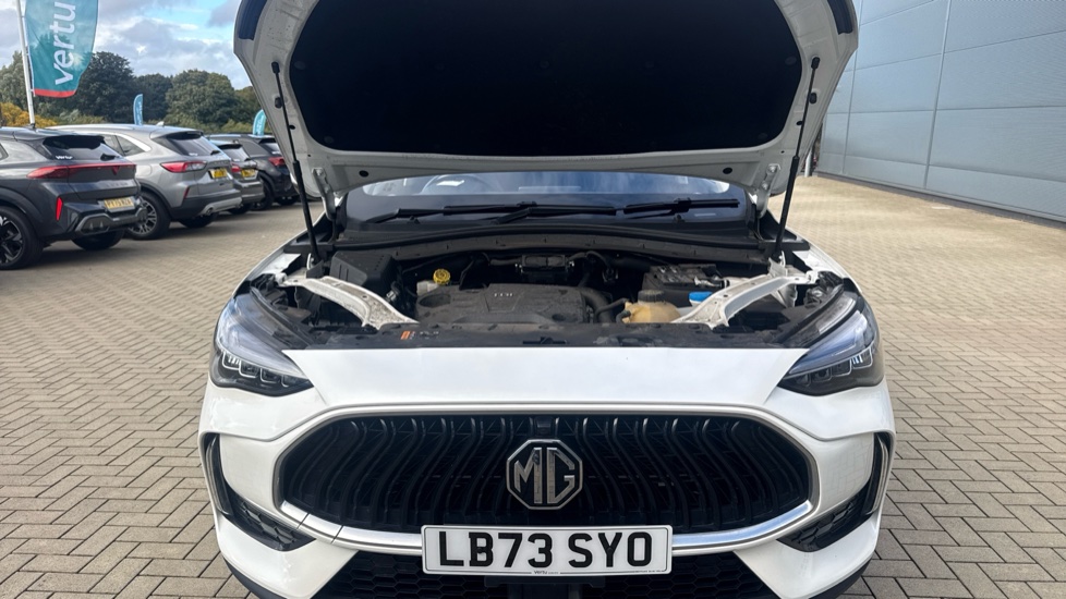 MG HS 1.5 T-GDI Trophy 5dr Petrol Hatchback - Image 8