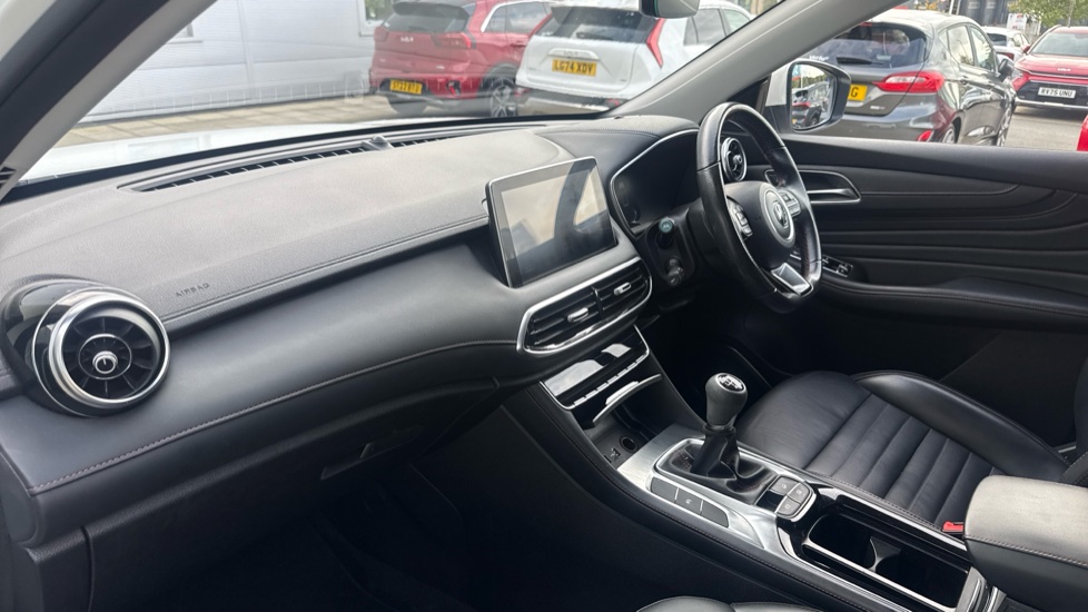 MG HS 1.5 T-GDI Trophy 5dr Petrol Hatchback - Image 9