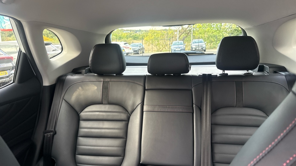 MG HS 1.5 T-GDI Trophy 5dr Petrol Hatchback - Image 15