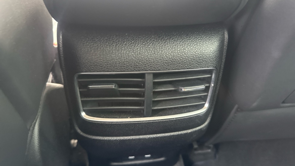 MG HS 1.5 T-GDI Trophy 5dr Petrol Hatchback - Image 31