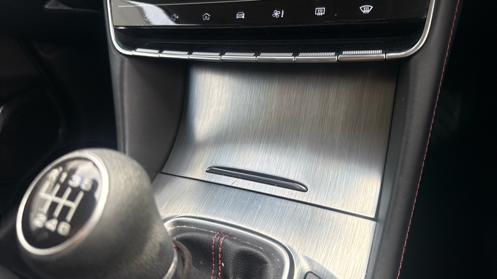 MG HS 1.5 T-GDI Trophy 5dr Petrol Hatchback - Image 48