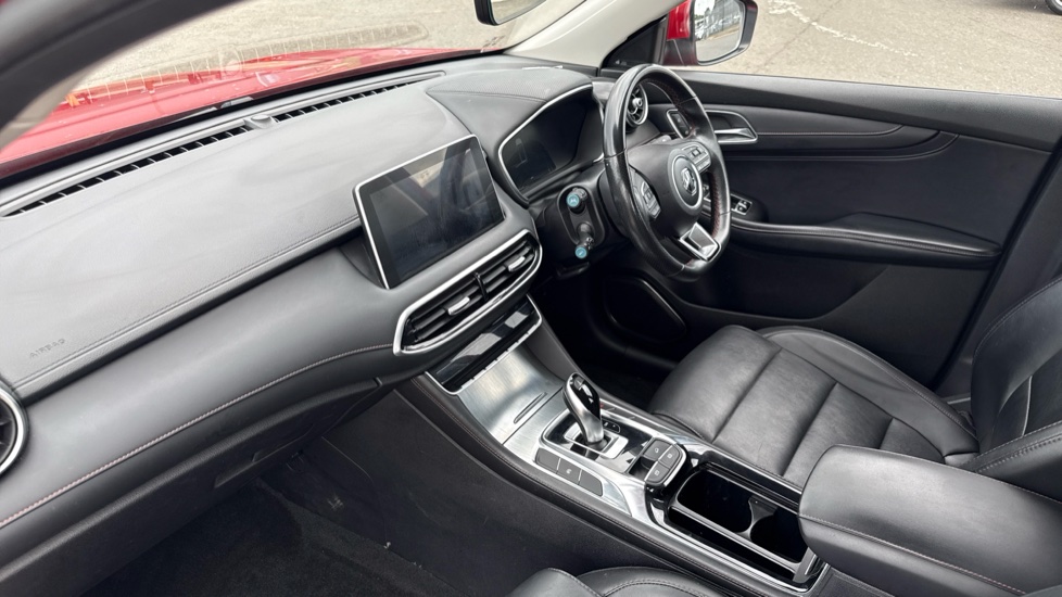 MG HS 1.5 T-GDI Excite 5dr DCT Petrol Hatchback - Image 9