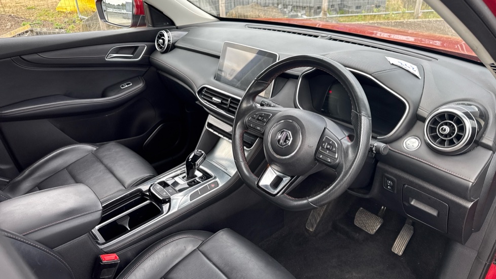 MG HS 1.5 T-GDI Excite 5dr DCT Petrol Hatchback - Image 11