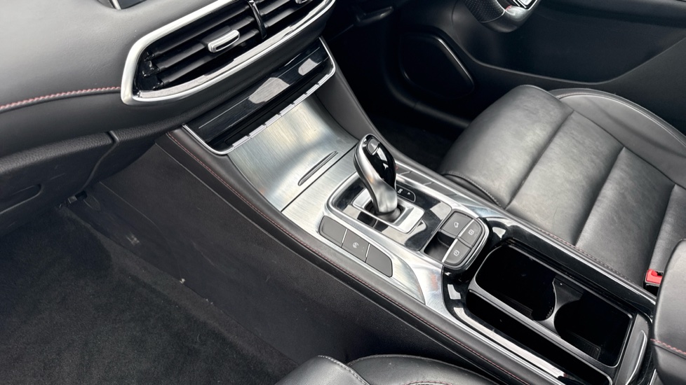 MG HS 1.5 T-GDI Excite 5dr DCT Petrol Hatchback - Image 13