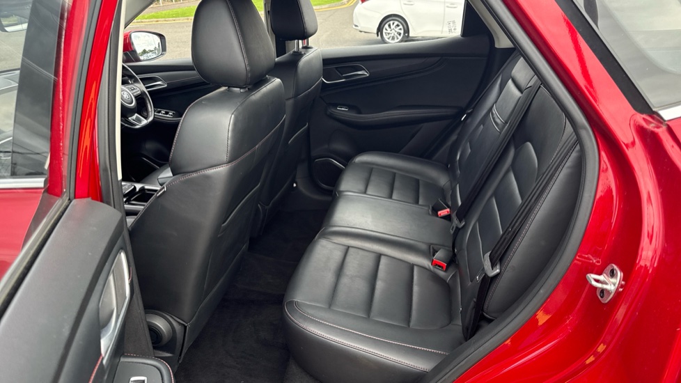 MG HS 1.5 T-GDI Excite 5dr DCT Petrol Hatchback - Image 16
