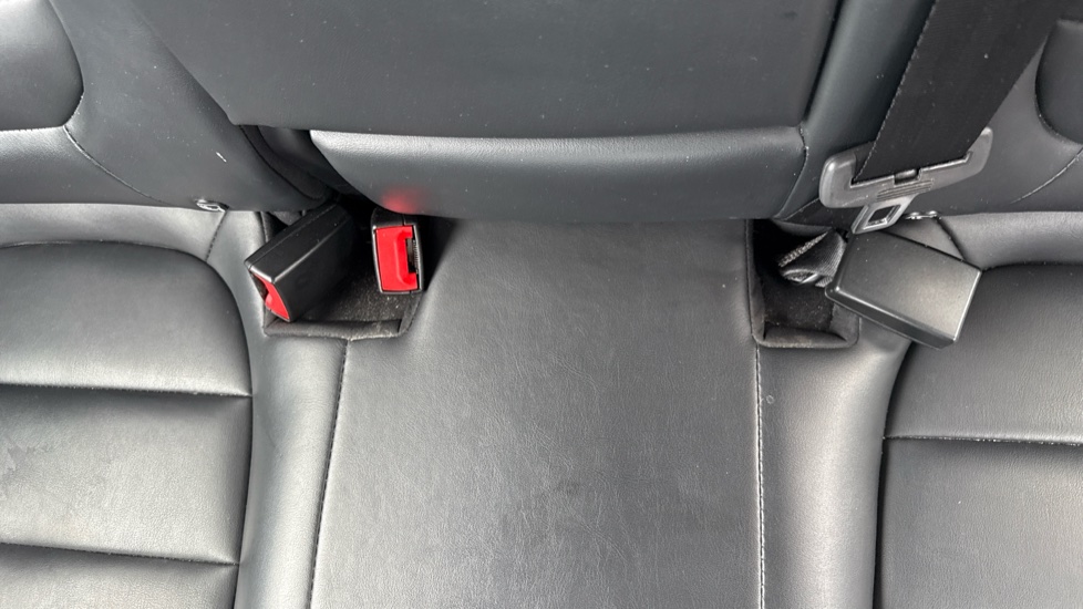 MG HS 1.5 T-GDI Excite 5dr DCT Petrol Hatchback - Image 17