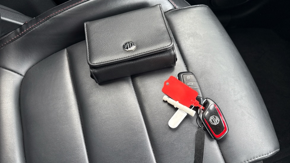 MG HS 1.5 T-GDI Excite 5dr DCT Petrol Hatchback - Image 19