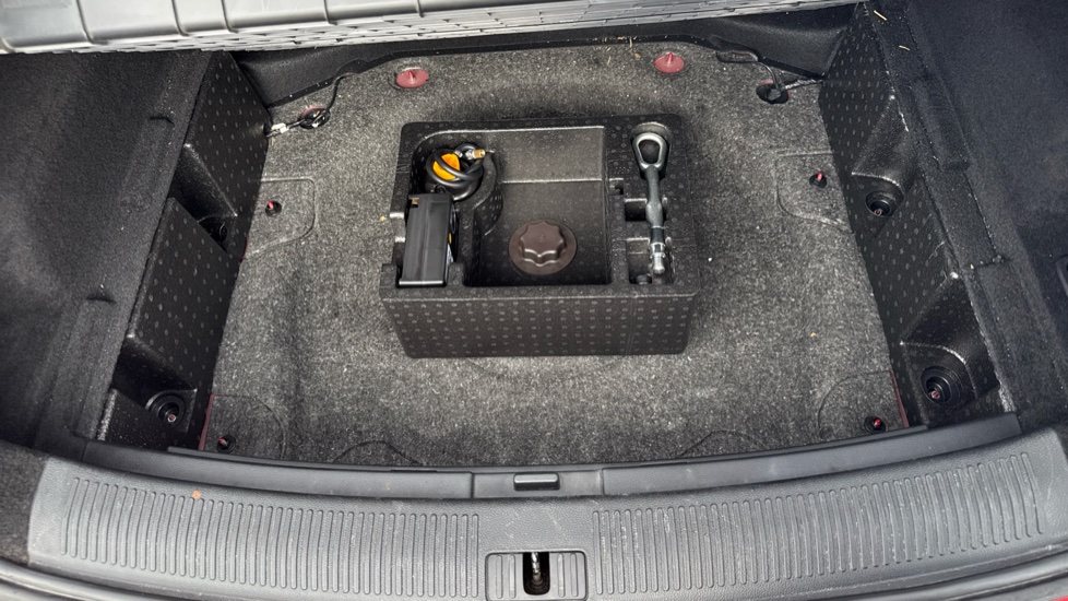 MG HS 1.5 T-GDI Excite 5dr DCT Petrol Hatchback - Image 25
