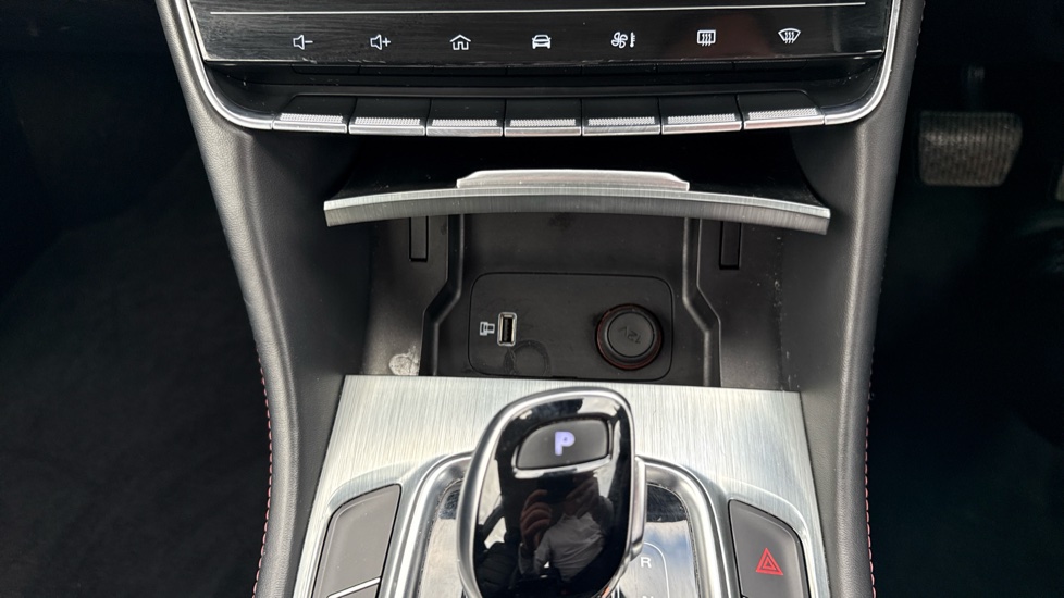 MG HS 1.5 T-GDI Excite 5dr DCT Petrol Hatchback - Image 38