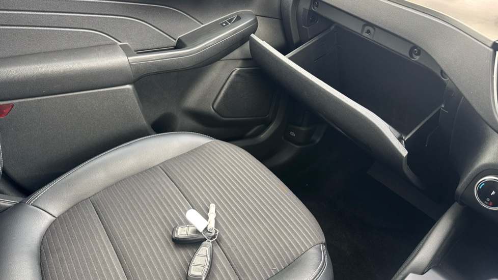 Ford Kuga 1.5 EcoBoost 150 Titanium Edition 5dr Petrol Estate - Image 19