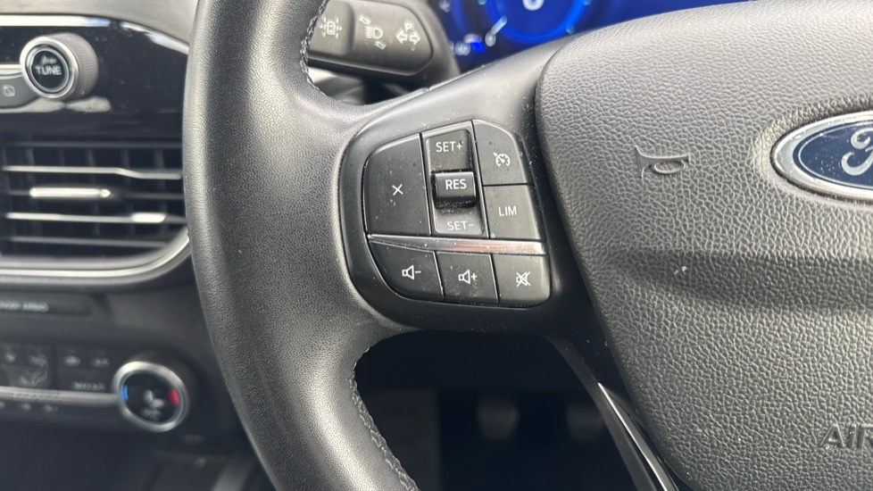 Ford Kuga 1.5 EcoBoost 150 Titanium Edition 5dr Petrol Estate - Image 32
