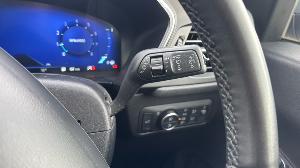 Ford Kuga 1.5 EcoBoost 150 Titanium Edition 5dr Petrol Estate - Image 34
