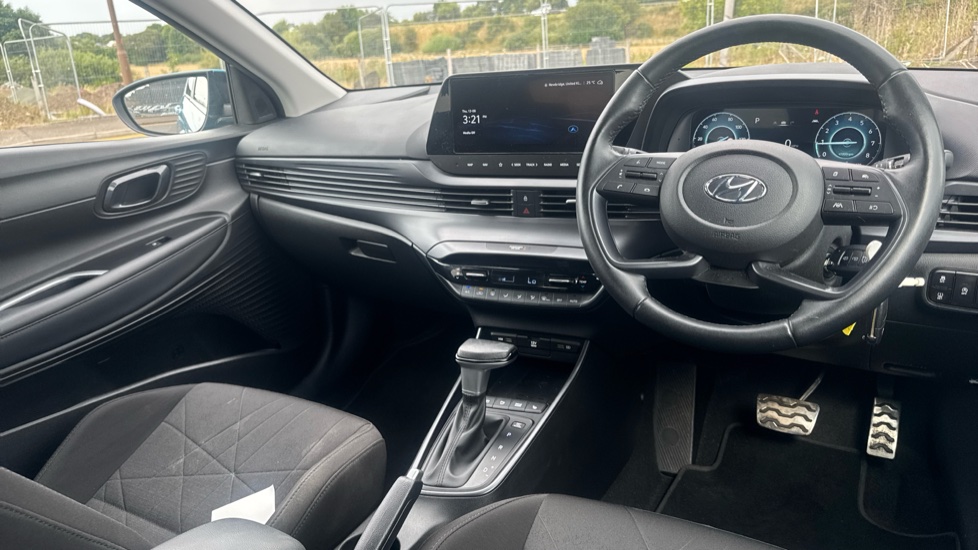 Hyundai BAYON 1.0 TGDi [120] 48V MHEV Premium 5dr DCT Petrol Hatchback - Image 11