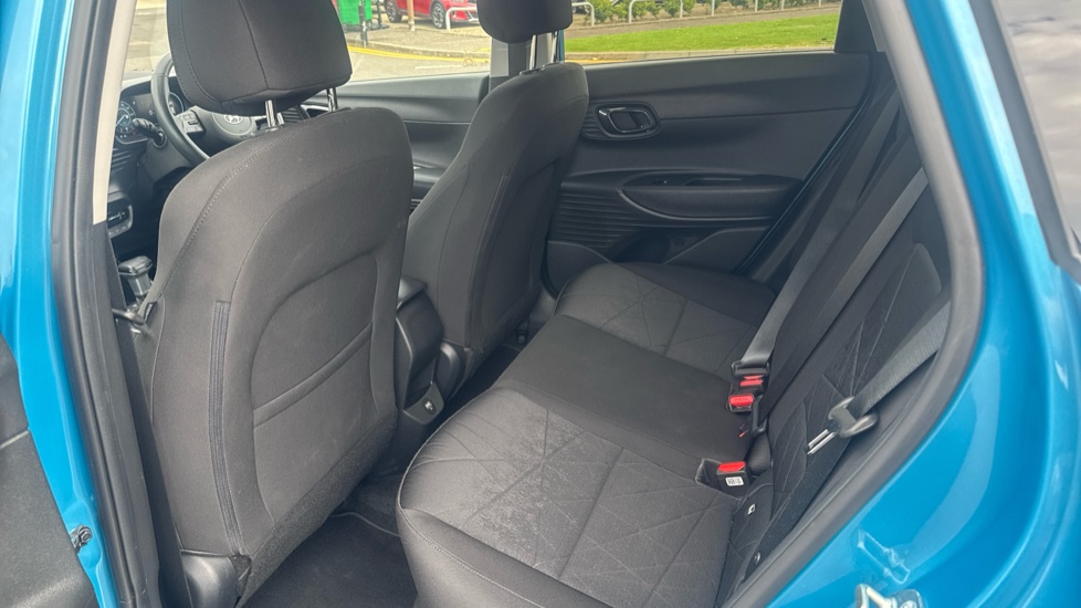 Hyundai BAYON 1.0 TGDi [120] 48V MHEV Premium 5dr DCT Petrol Hatchback - Image 16