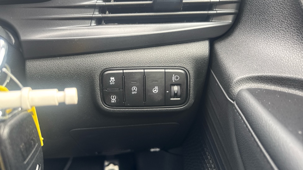 Hyundai BAYON 1.0 TGDi [120] 48V MHEV Premium 5dr DCT Petrol Hatchback - Image 34