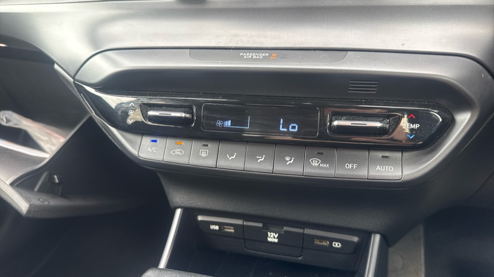 Hyundai BAYON 1.0 TGDi [120] 48V MHEV Premium 5dr DCT Petrol Hatchback - Image 36
