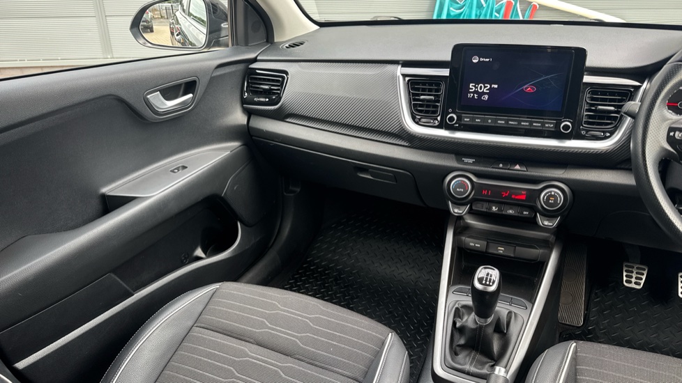 Kia Stonic 1.0T GDi 48V GT-Line 5dr Petrol Estate - Image 14