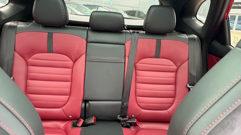 MG HS 1.5 T-GDI Exclusive 5dr DCT Petrol Hatchback - Image 15