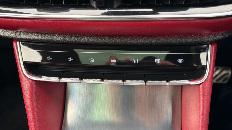 MG HS 1.5 T-GDI Exclusive 5dr DCT Petrol Hatchback - Image 26