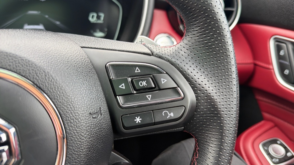 MG HS 1.5 T-GDI Exclusive 5dr DCT Petrol Hatchback - Image 33