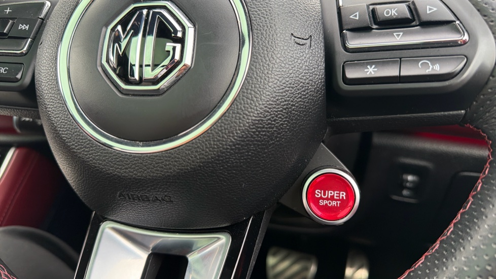 MG HS 1.5 T-GDI Exclusive 5dr DCT Petrol Hatchback - Image 34