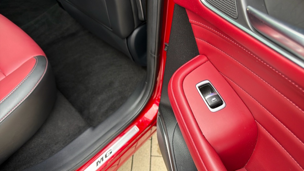 MG HS 1.5 T-GDI Exclusive 5dr DCT Petrol Hatchback - Image 44