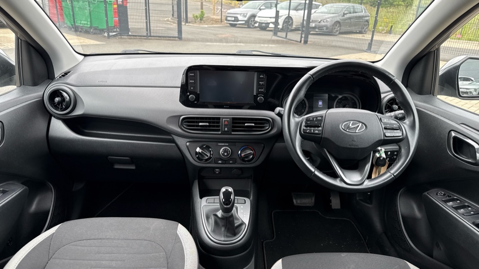 Hyundai i10 1.0 MPi SE Connect 5dr Auto Petrol Hatchback - Image 10