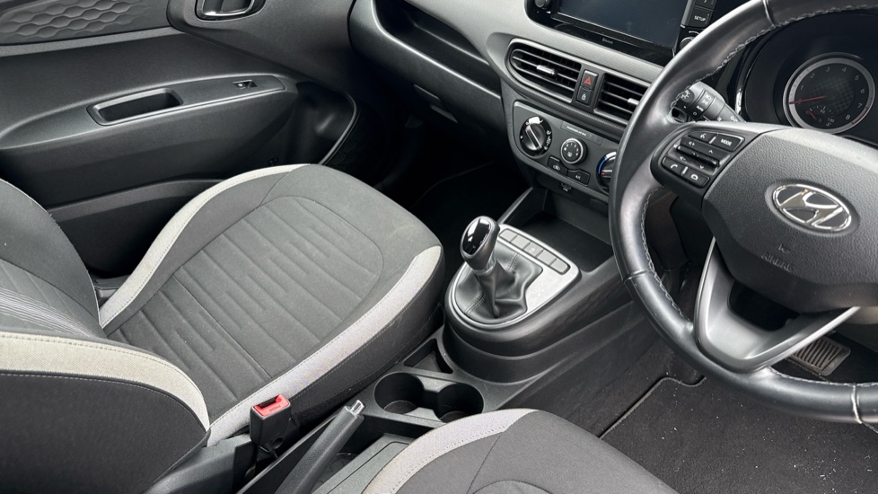 Hyundai i10 1.0 MPi SE Connect 5dr Auto Petrol Hatchback - Image 14