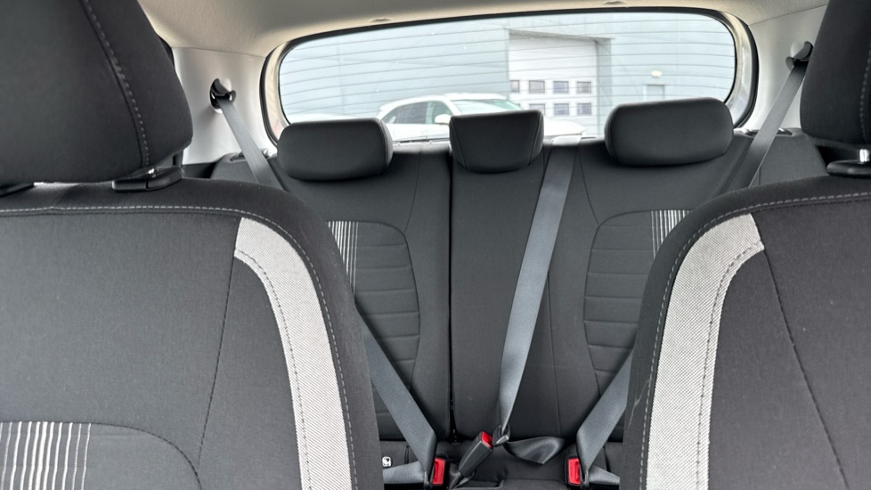 Hyundai i10 1.0 MPi SE Connect 5dr Auto Petrol Hatchback - Image 15