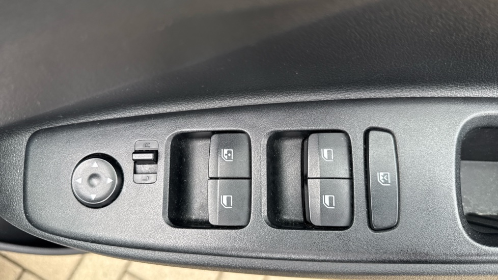 Hyundai i10 1.0 MPi SE Connect 5dr Auto Petrol Hatchback - Image 21