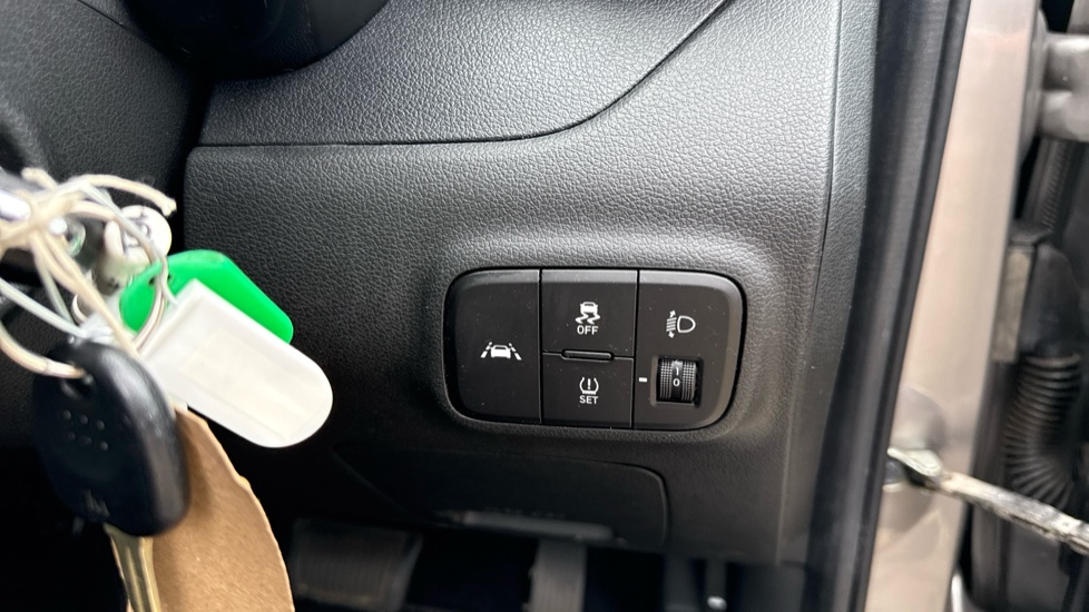 Hyundai i10 1.0 MPi SE Connect 5dr Auto Petrol Hatchback - Image 22
