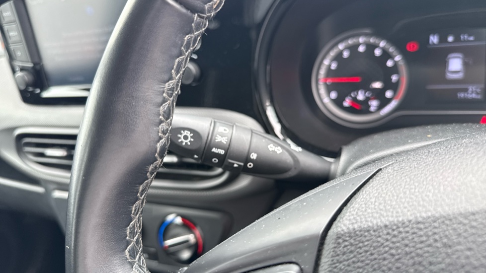 Hyundai i10 1.0 MPi SE Connect 5dr Auto Petrol Hatchback - Image 29