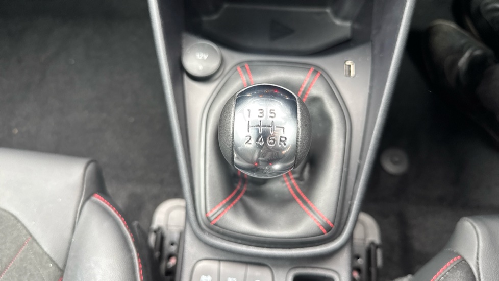 Ford Fiesta 1.0 EcoBoost Hybrid mHEV 125 ST-Line X 5dr Petrol Hatchback - Image 39