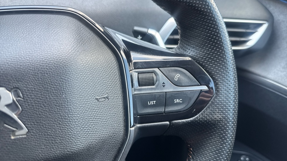 Peugeot 3008 1.6 Hybrid4 300 GT 5dr e-EAT8 Estate - Image 36