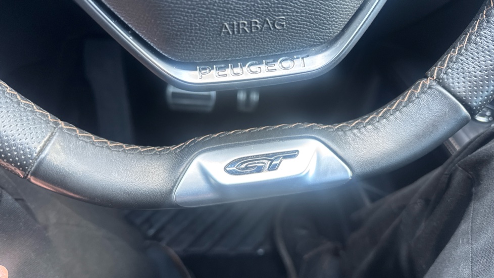 Peugeot 3008 1.6 Hybrid4 300 GT 5dr e-EAT8 Estate - Image 50