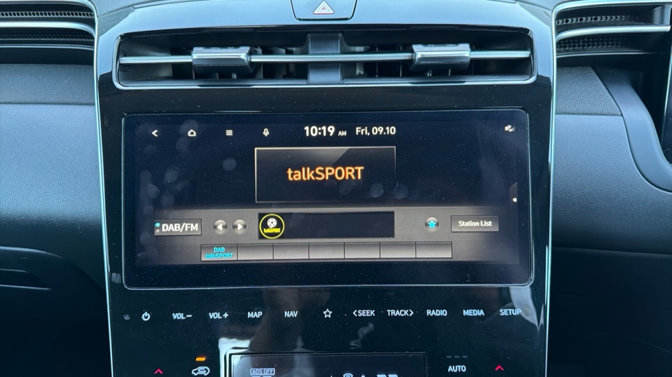 Hyundai TUCSON 1.6 TGDi SE Connect 5dr 2WD Petrol Estate - Image 25