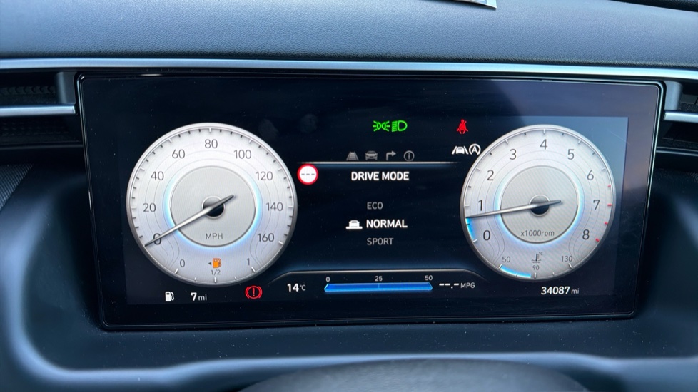 Hyundai TUCSON 1.6 TGDi SE Connect 5dr 2WD Petrol Estate - Image 35
