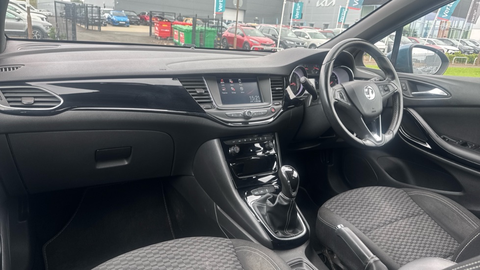 Vauxhall Astra 1.4T 16V 150 SRi 5dr Petrol Hatchback - Image 9